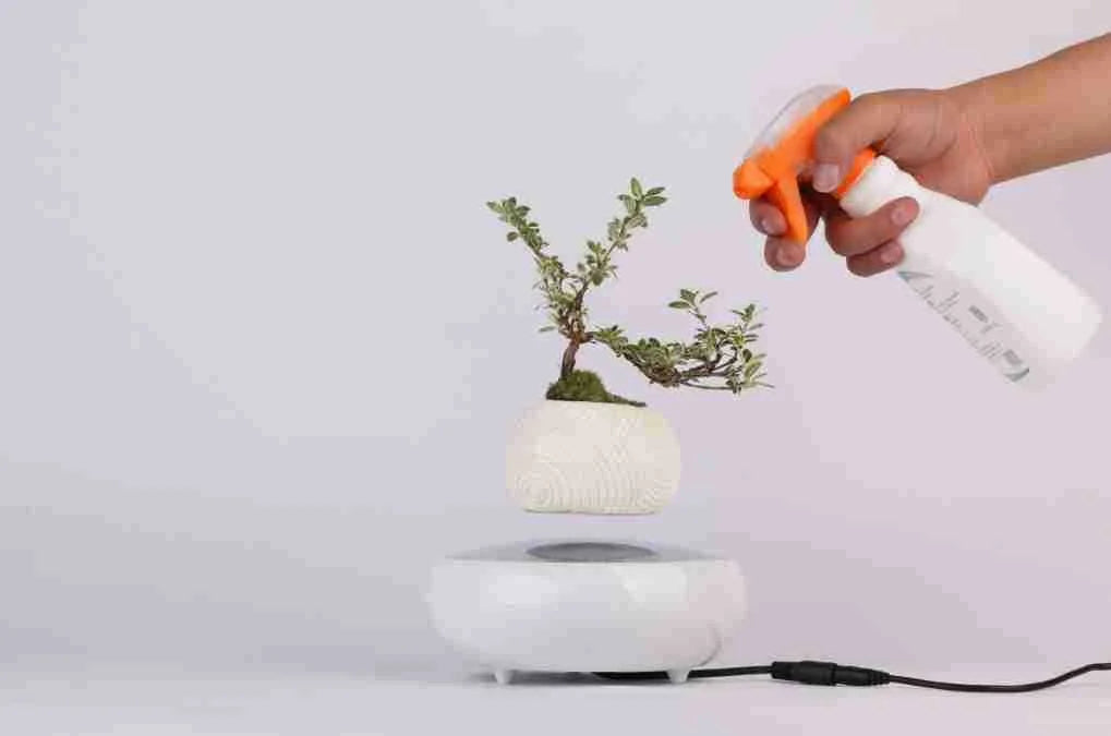 Magnetic Levitating Plant Pot – Floating Rotating Bonsai Planter
